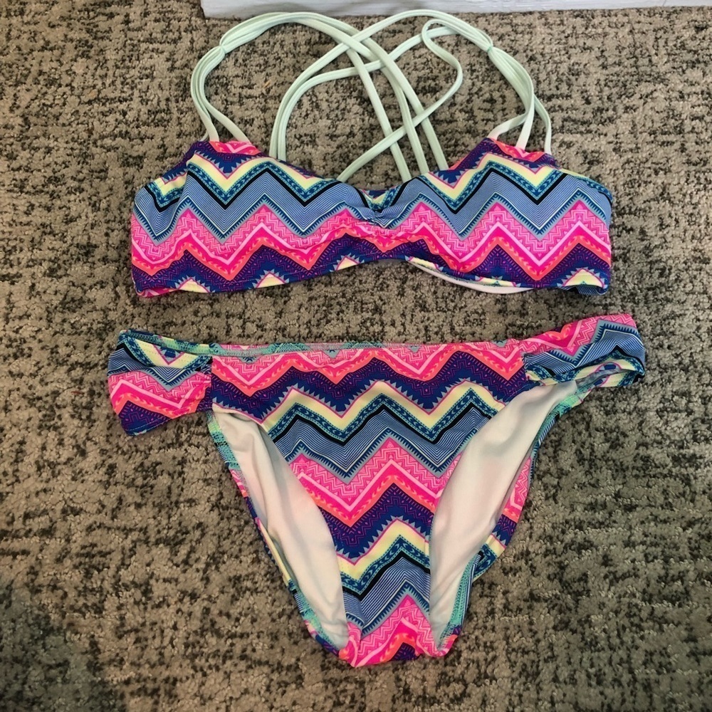 PINK Victoria’s Secret Aztec Chevron Multi Colored 2 Piece Bikini Size Small